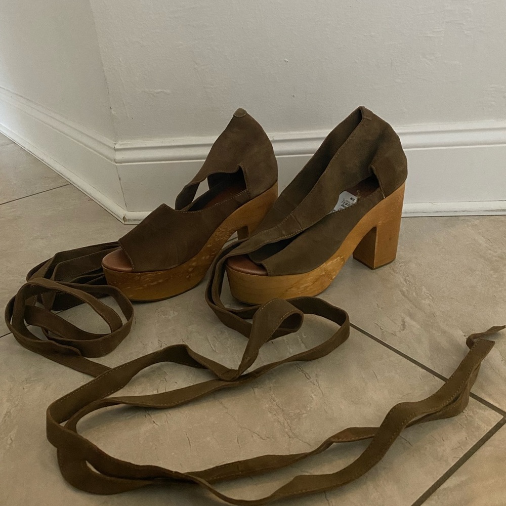 Free People Platforms size 40 - Picture 2 of 7